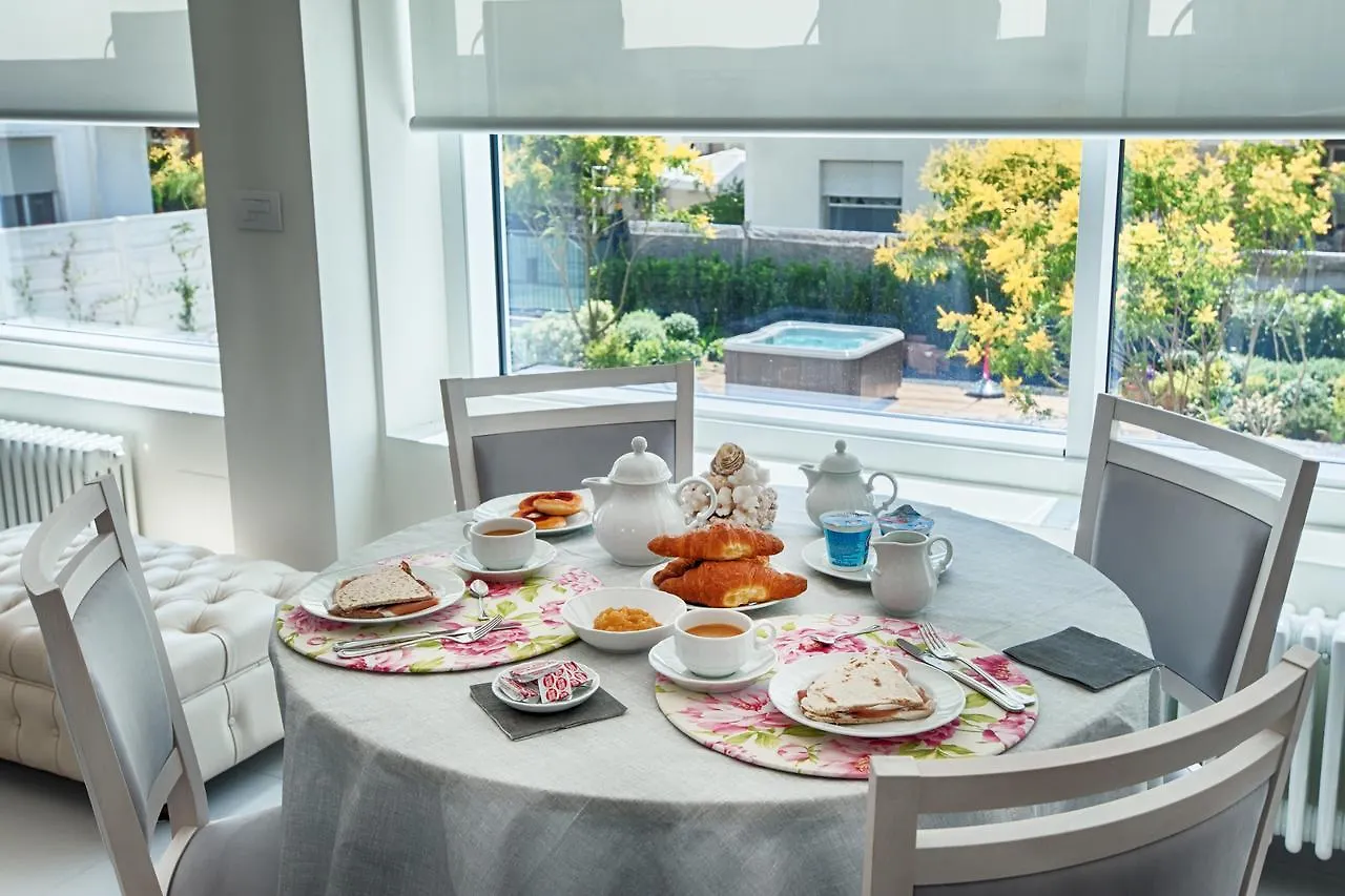 Bed and Breakfast Mon Pays Bellaria-Igea Marina 0*,  Włochy
